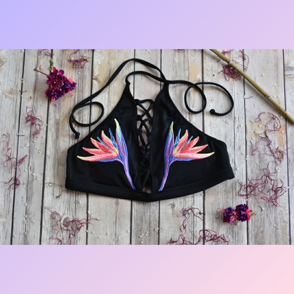 PINK Victoria's Secret Other - 💓Pink Victoria's Secret Strappy Bikini Top SizeXS